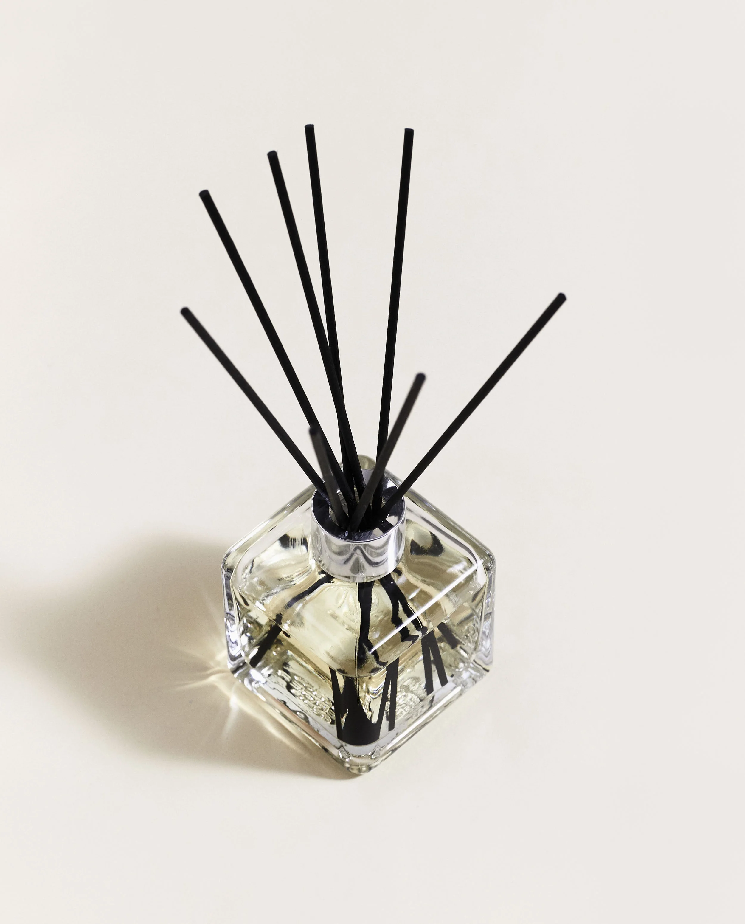 Exquisite Sparkle Scented Bouquet - Image 3